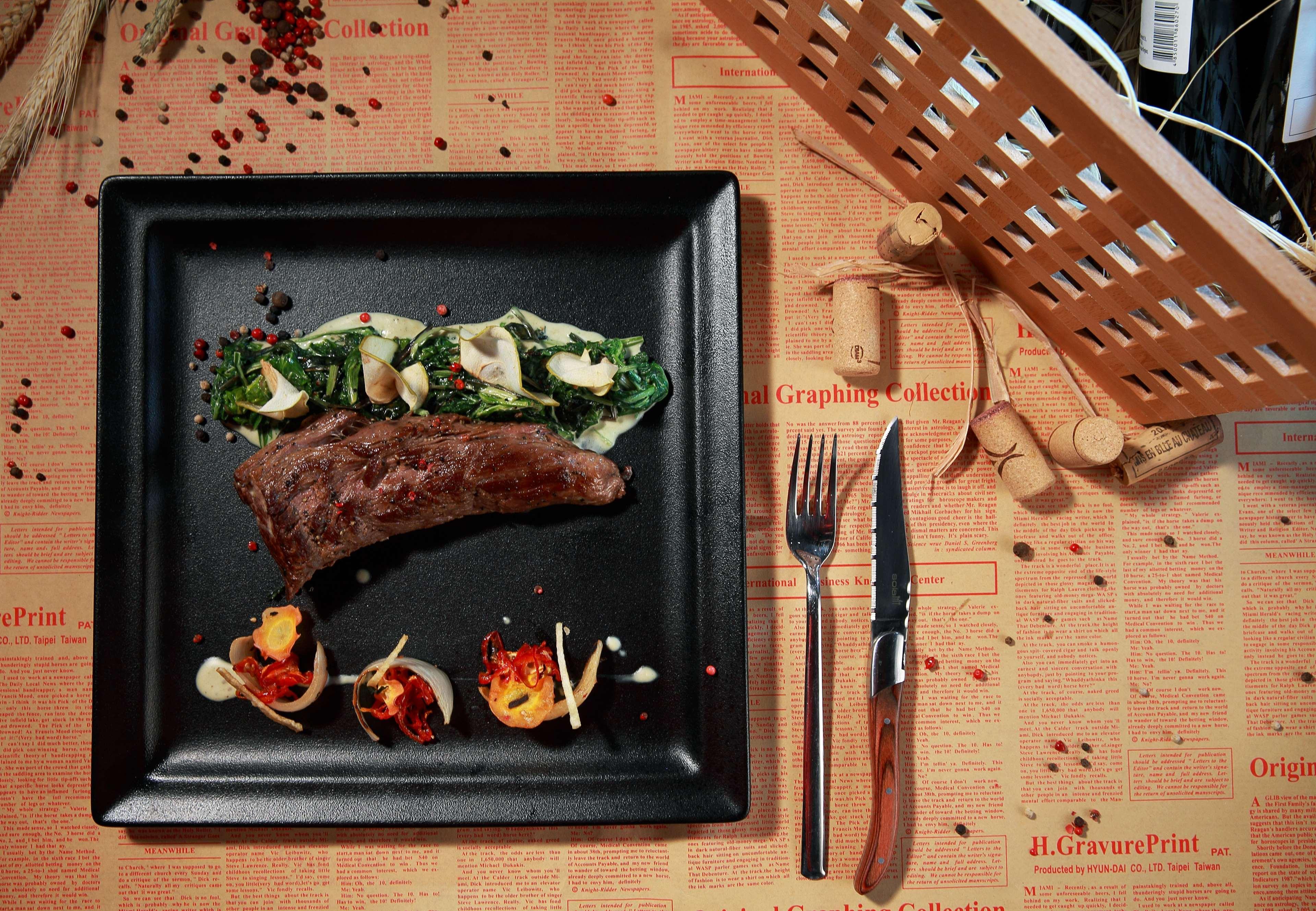Radisson Blu Hotel Jerevan Exteriér fotografie A steak prepared with the "sous vide" method