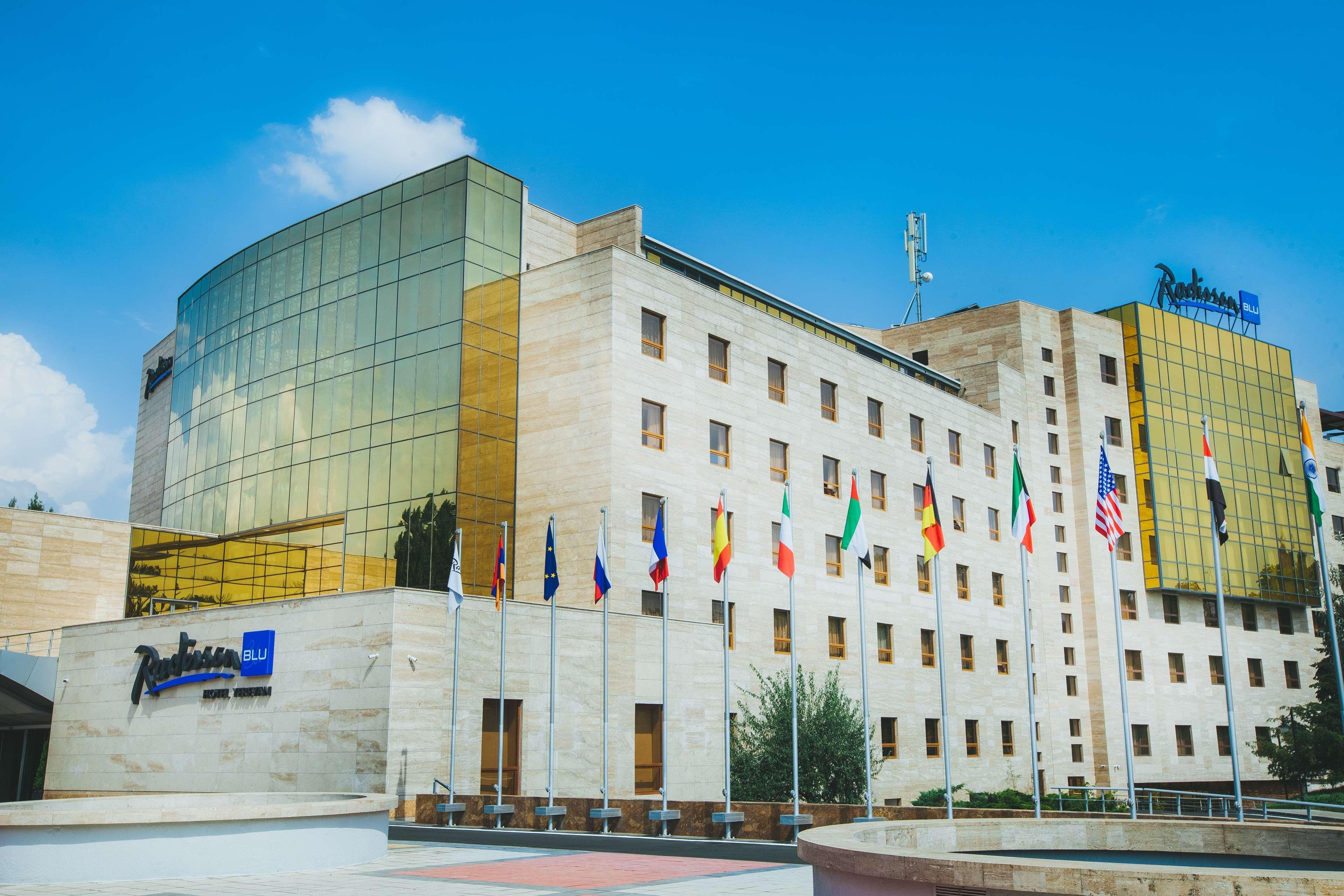 Radisson Blu Hotel Jerevan Exteriér fotografie The Radisson Blu Hotel in Addis Ababa, Ethiopia