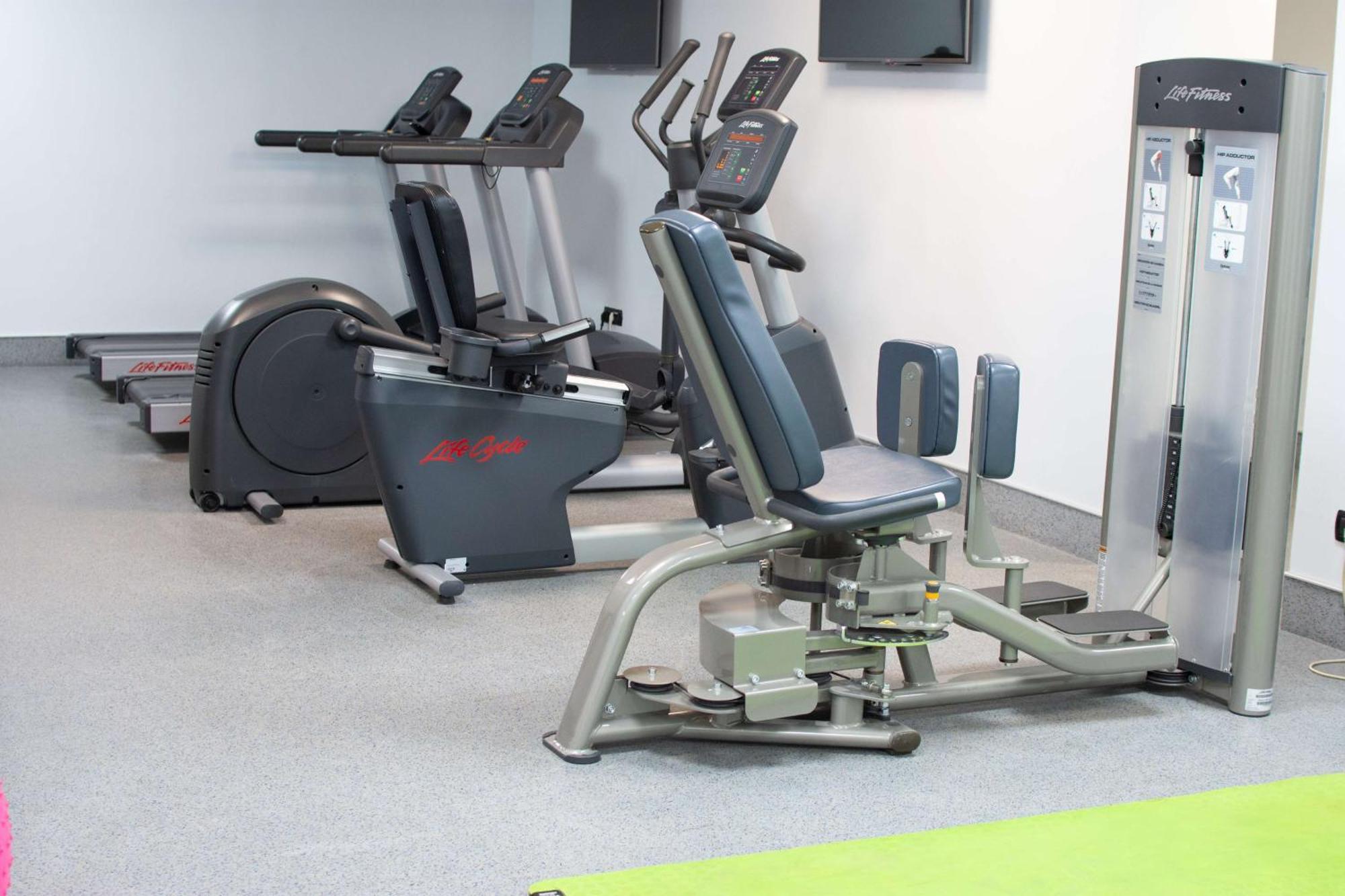 Radisson Blu Hotel Jerevan Exteriér fotografie Elliptical trainer