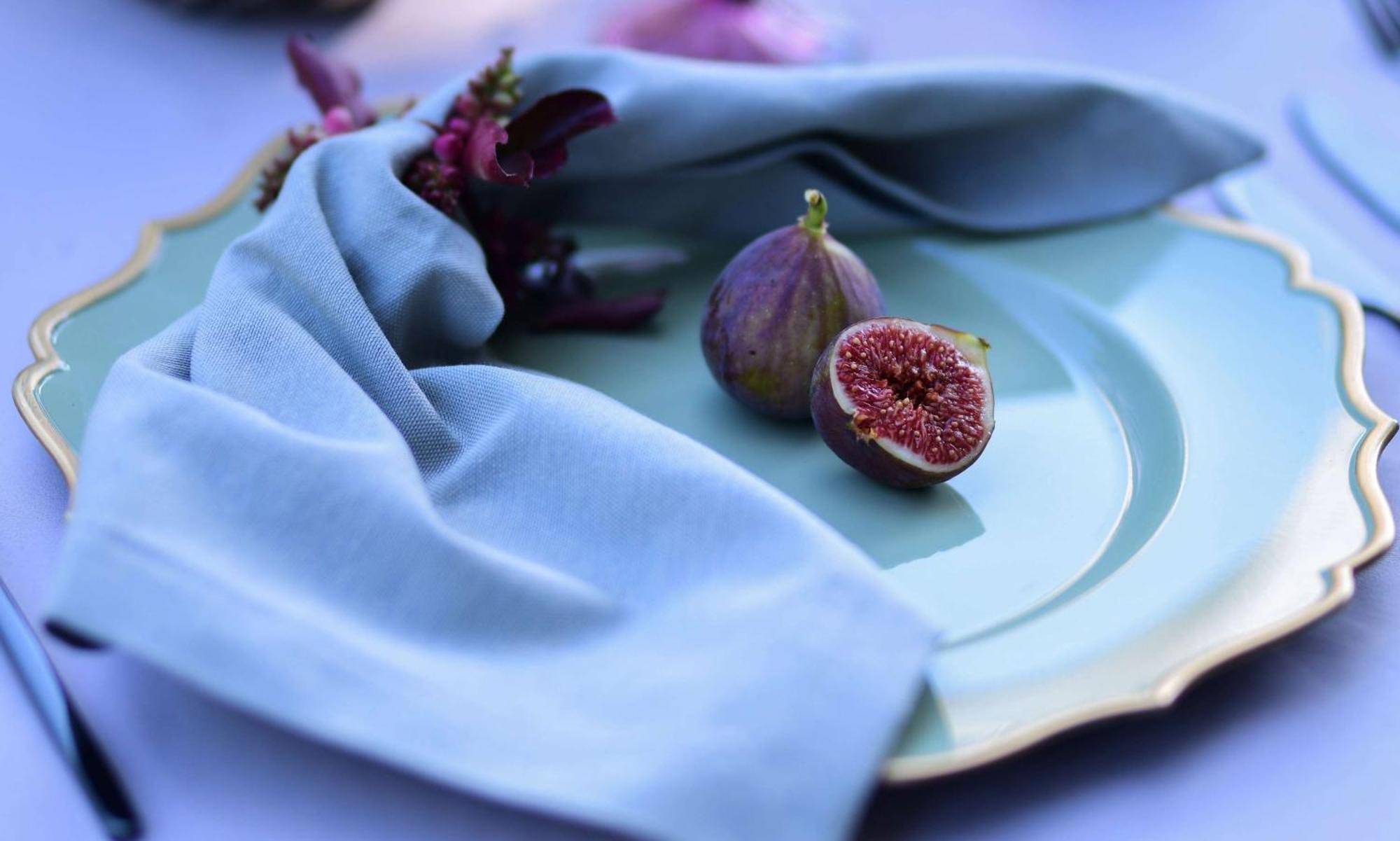 Radisson Blu Hotel Jerevan Exteriér fotografie A blue napkin
